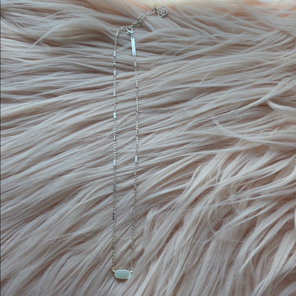 Kendra Scott necklace